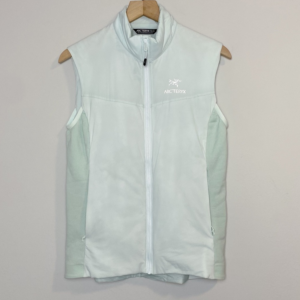 Arcteryx Atom LT Vest in Dew Drop - Picture 5 of 14